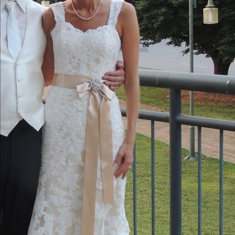 Maggie Sottero Wedding Dress size 0/2